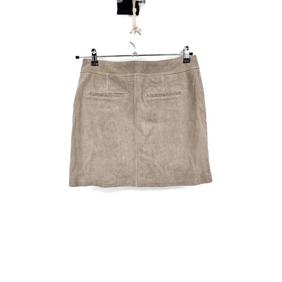 New BlankNYC Suede Mini Skirt Womens 30 Beige Zippered Buckle - Picture 3 of 6